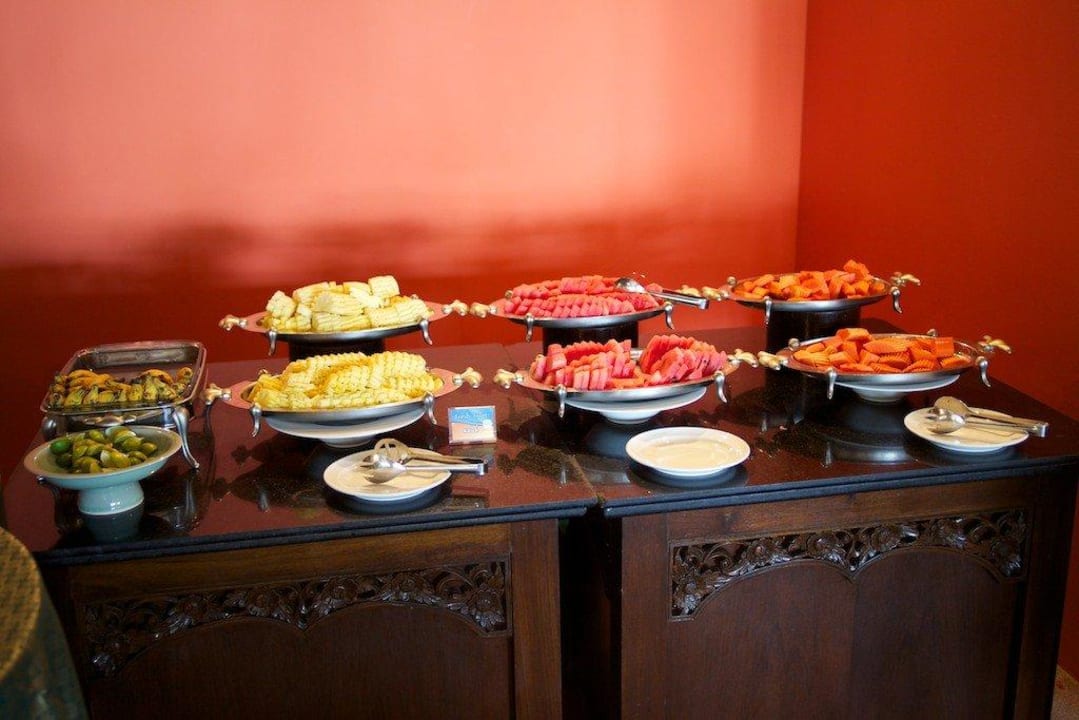 Früchte am Frühstücksbuffet The Fair House Beach Resort