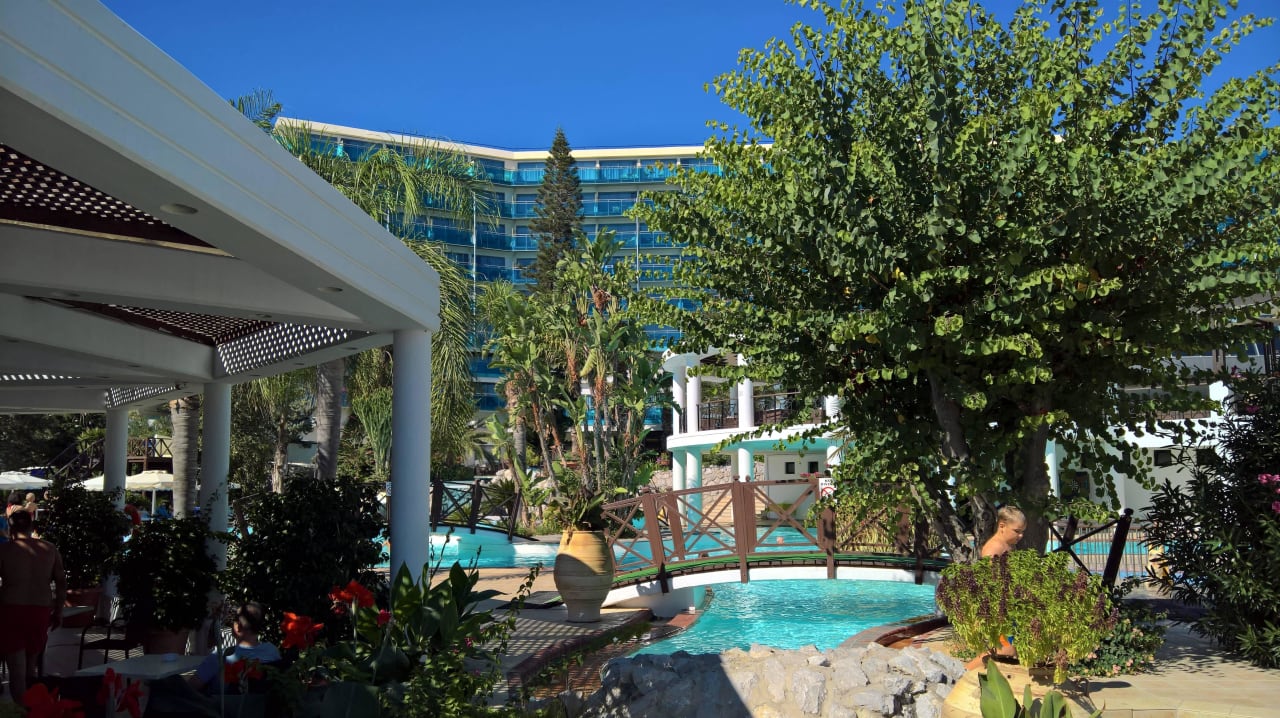 Strandbar und Poolanlage Hotel Calypso Beach