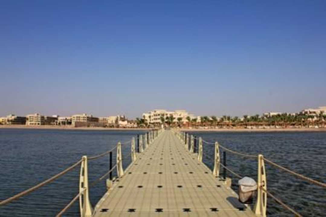 Понтон  и пляж Pickalbatros Palace Resort