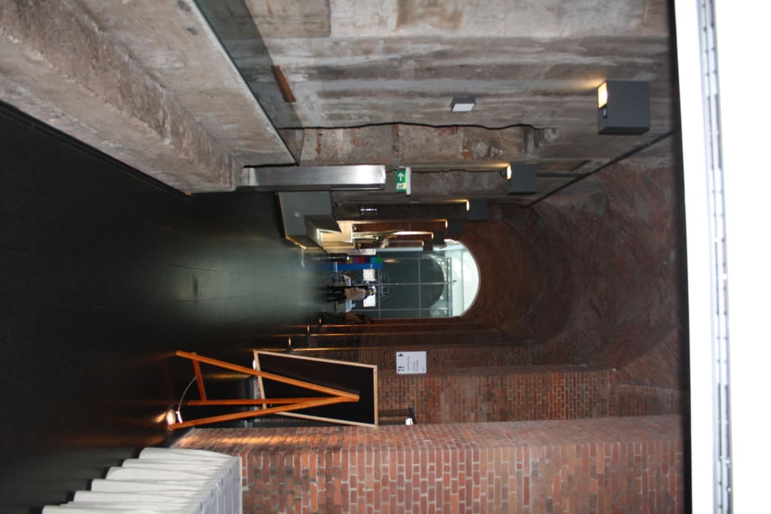 Weg zum Fahrstuhl und zur Bar Mövenpick Hotel Hamburg