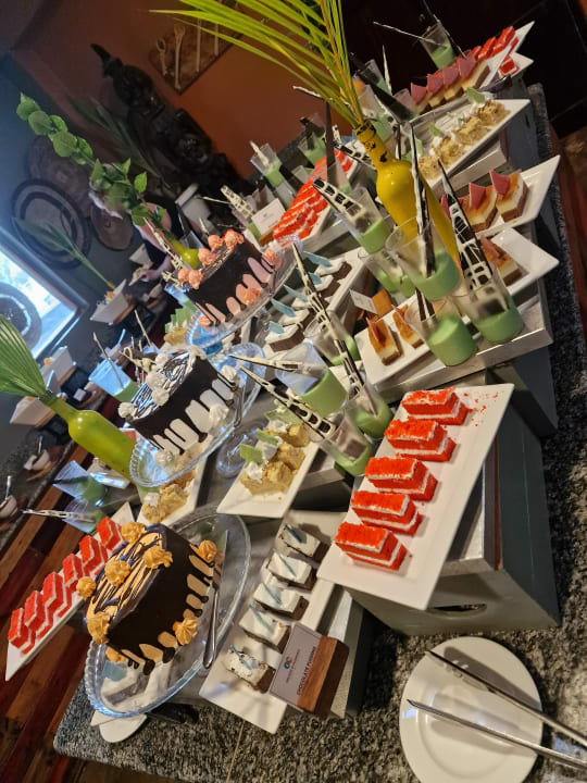 Gastro Reef & Beach Resort