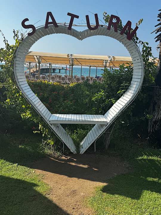 Strand Saturn Palace Resort Hotel