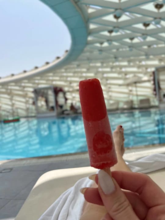 Pool W Abu Dhabi - Yas Island