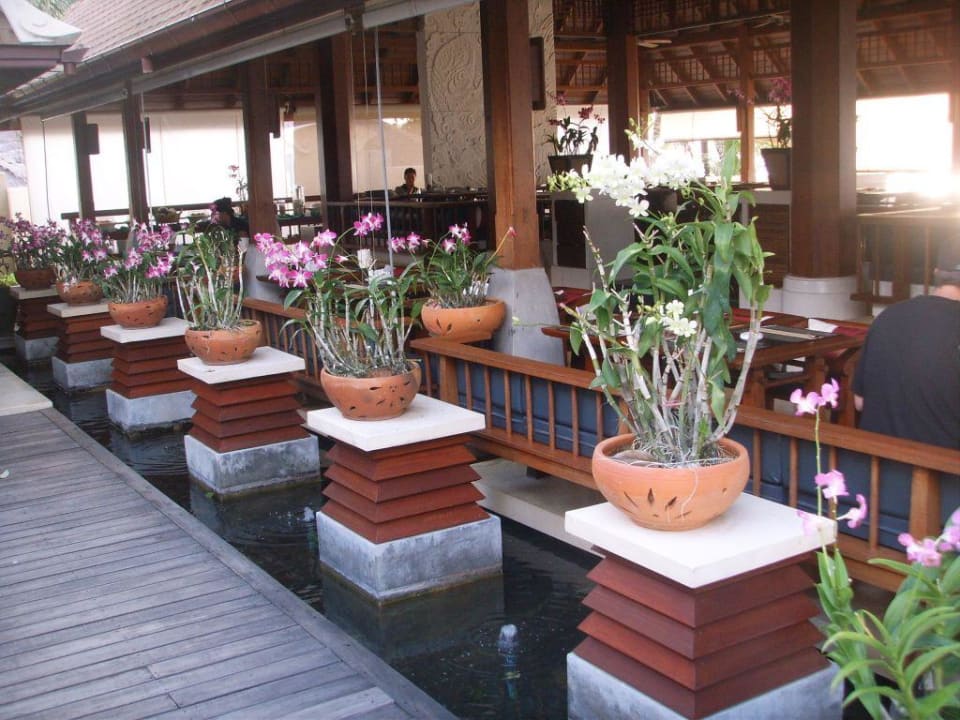 Weg zum Restaurant Pavilion Samui Villas & Resort