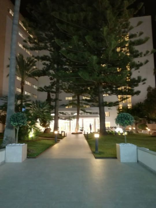 Blick auf den Hoteleingang CM Playa del Moro