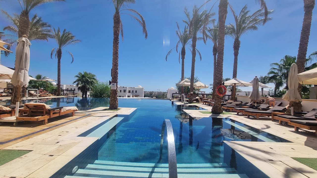 Pool Ancient Sands Golf Resort