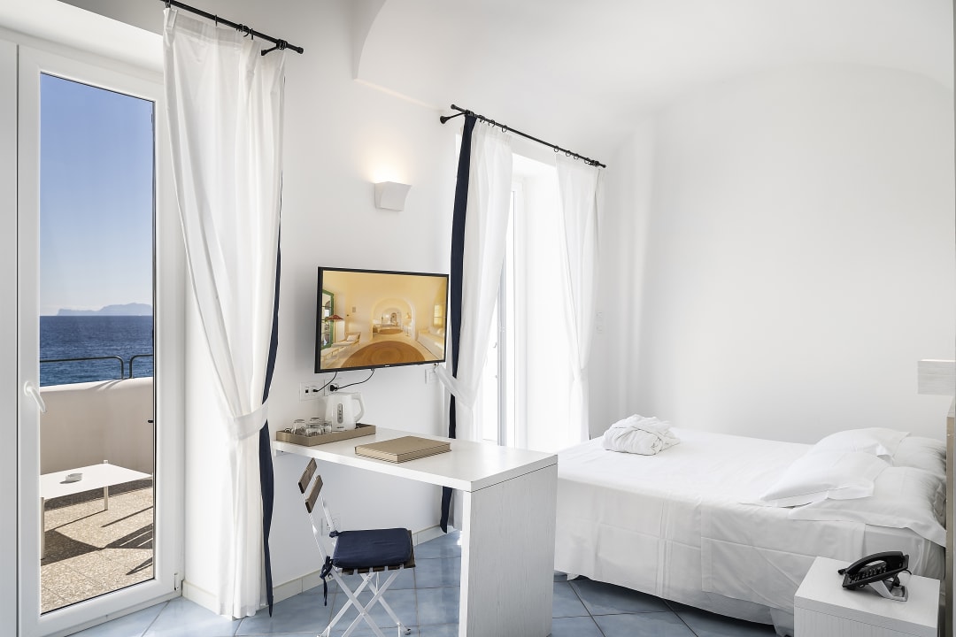 Zimmer Miramare Sea Resort & Spa