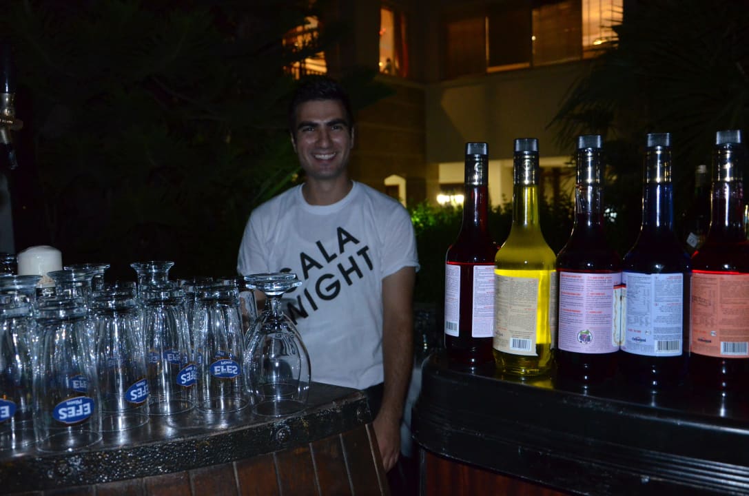 Sehr netter Kellner Gala night Hotel Delphin Diva