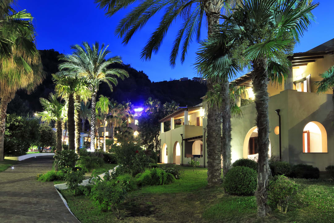 Ingresso giardino Hotel Aktea