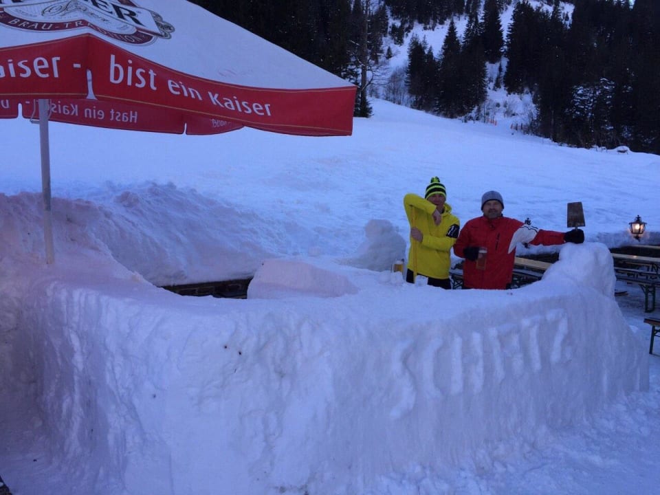 Die Schneebararchitekten. Landgasthof Schuster