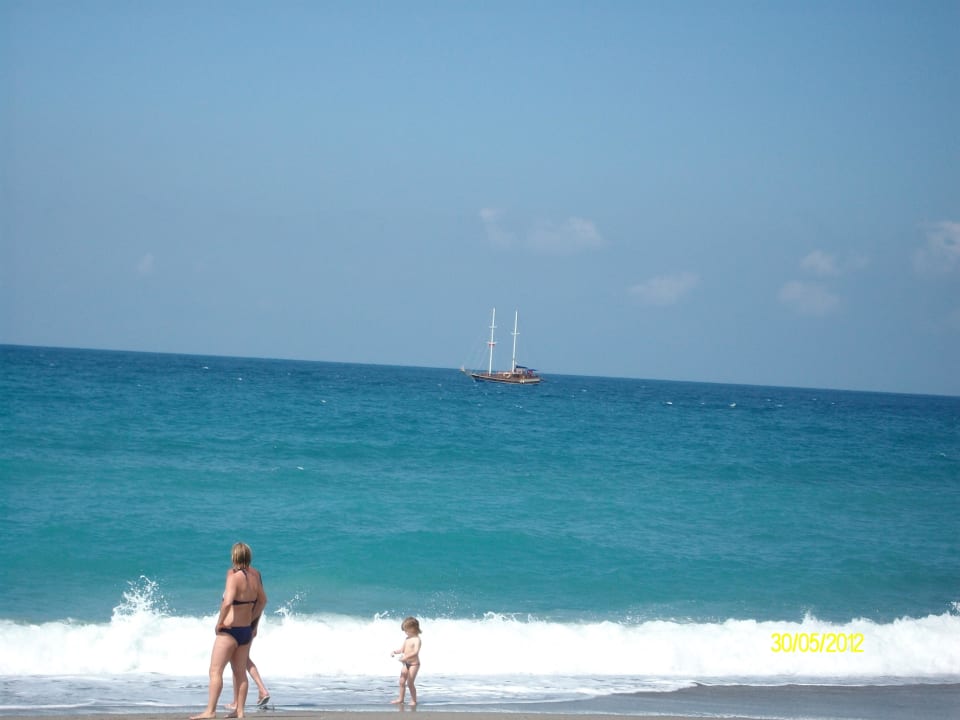 Wellen am Strand Hotel Club Paradiso