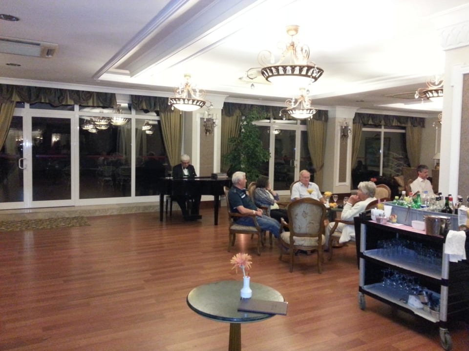 Pianist in der Bar Trendy Aspendos Beach Hotel