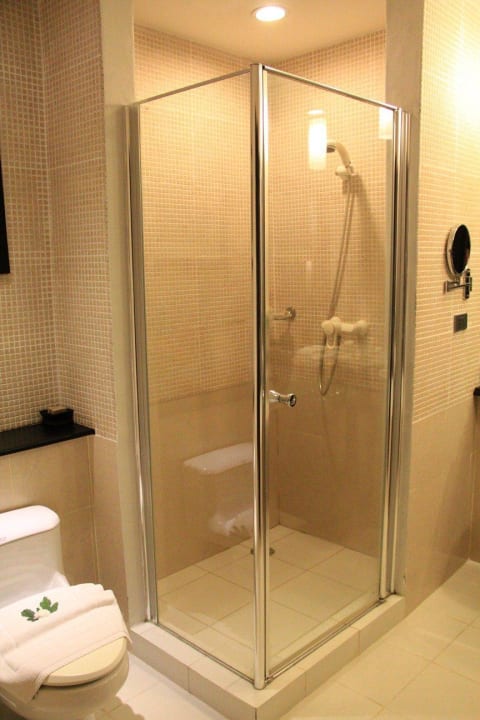 Badezimmer La Flora Khao Lak