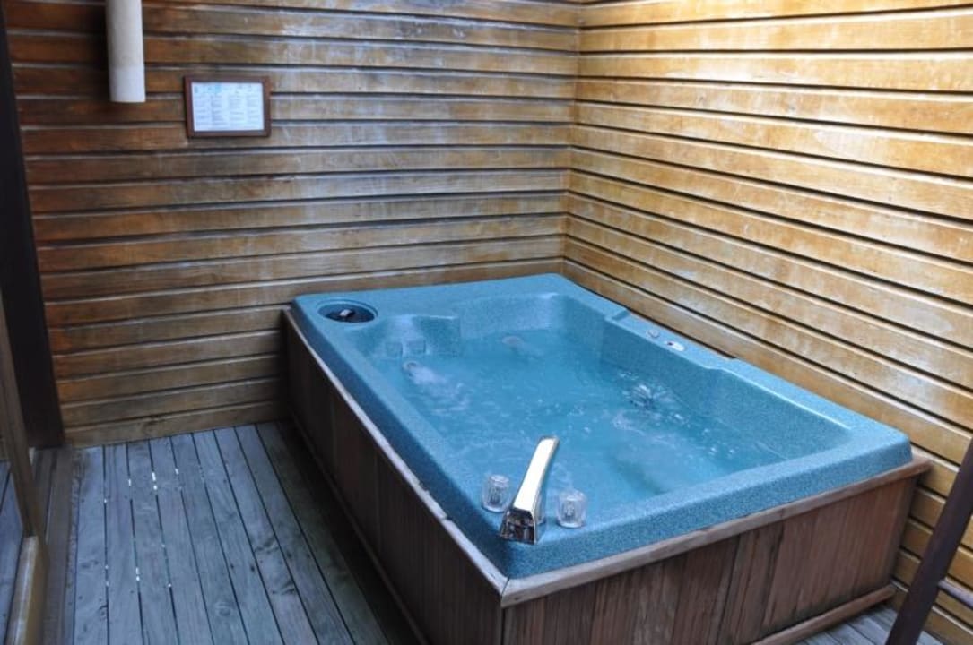 Jacuzzi Water Villa  Meeru Maldives Resort Island