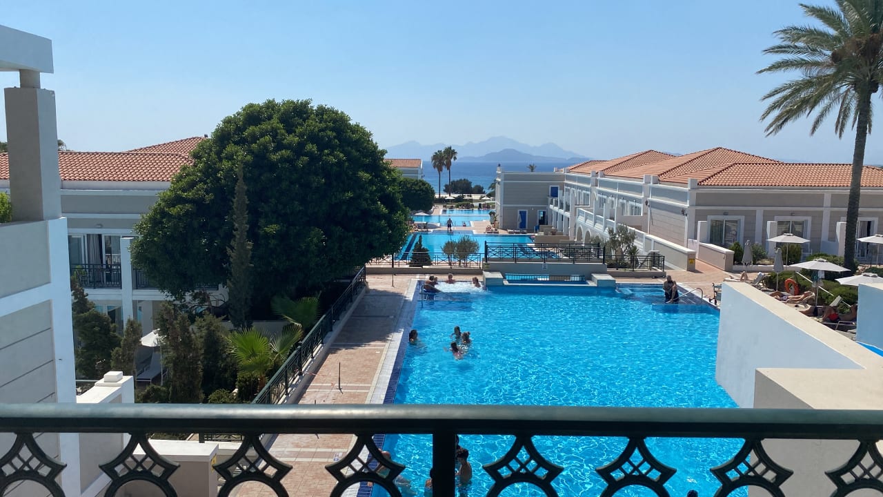 Pool Porto Bello Royal