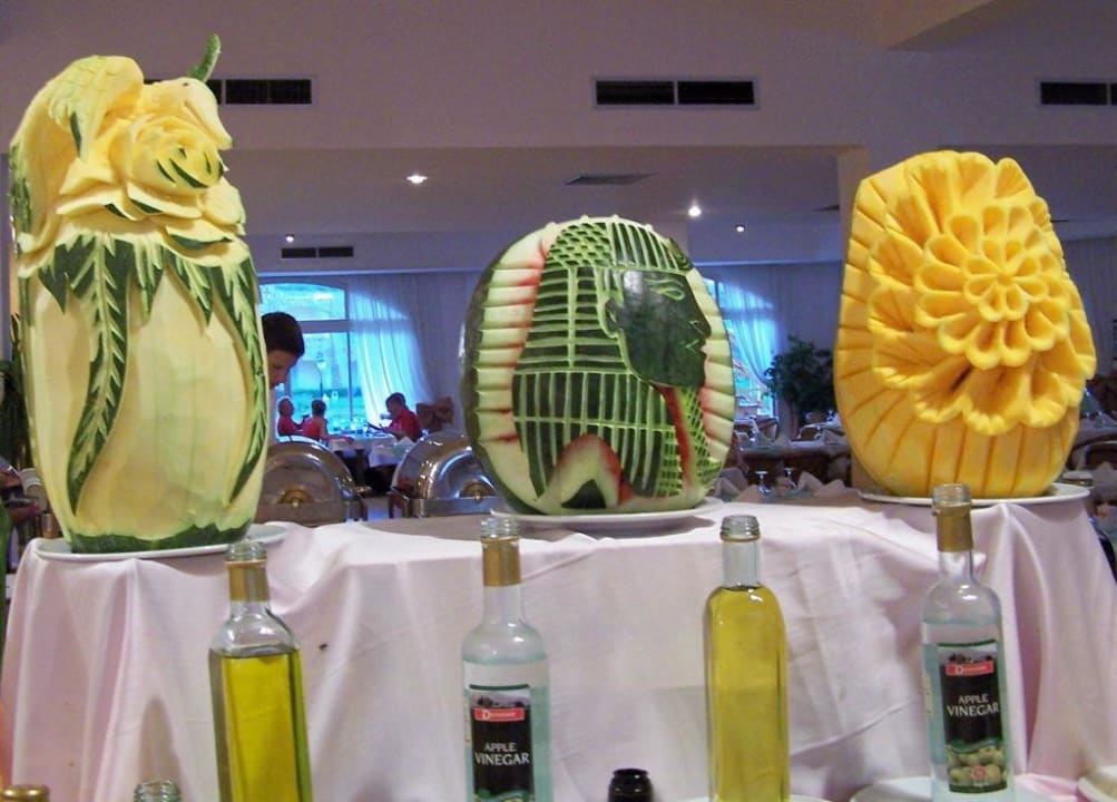 Nochmehr Kunstwerke Brayka Bay Resort