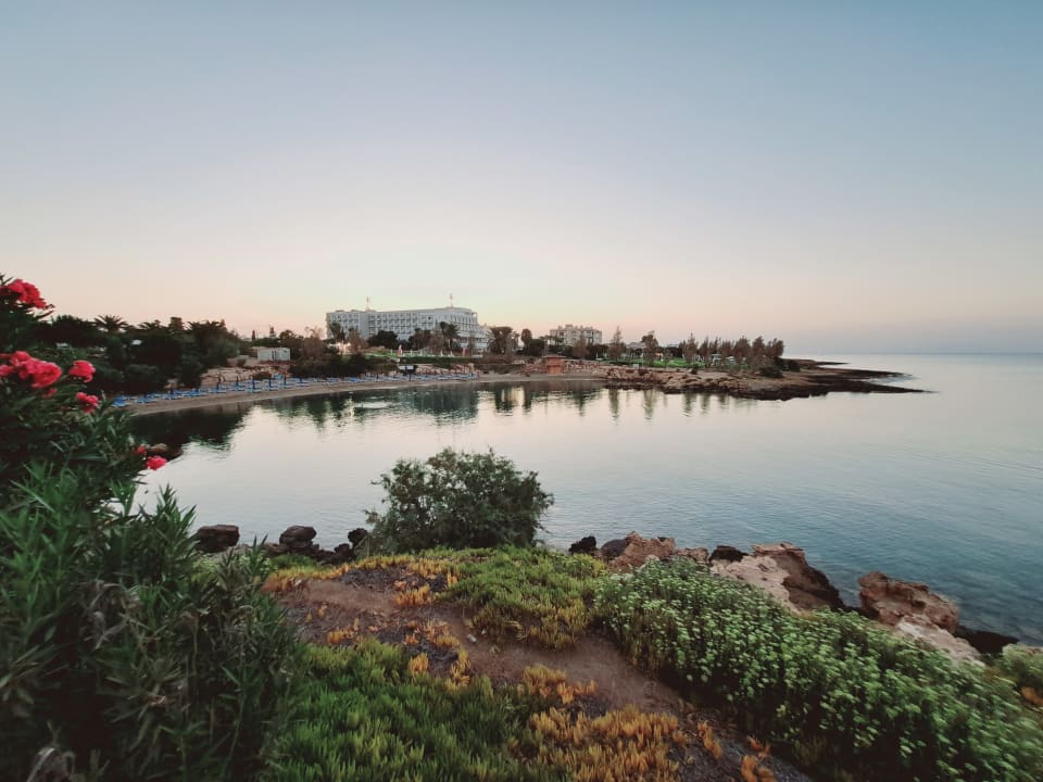 Strand Crystal Springs Beach Hotel