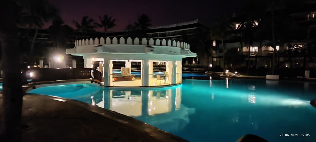 Pool Hotel Southern Palms Beach Resort