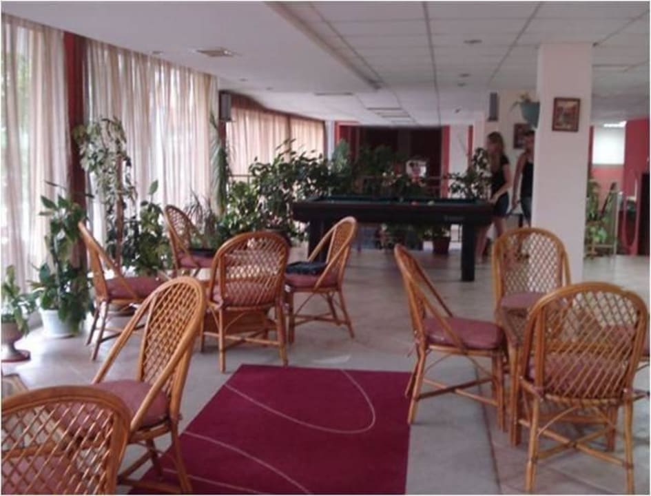 Miejsce do wypoczynku obok recepcji Hotel Zlaten Rog/ Golden Horn
