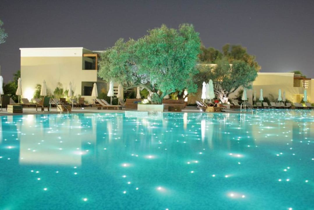 Main pool SENTIDO Port Royal Villas & Spa
