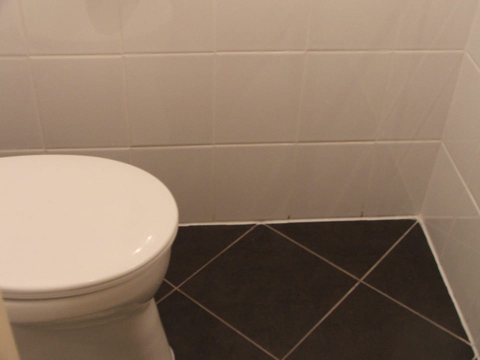 WC Apartment24 Schoenbrunn - Hasenhutgasse 9 & Schwenkgasse 16