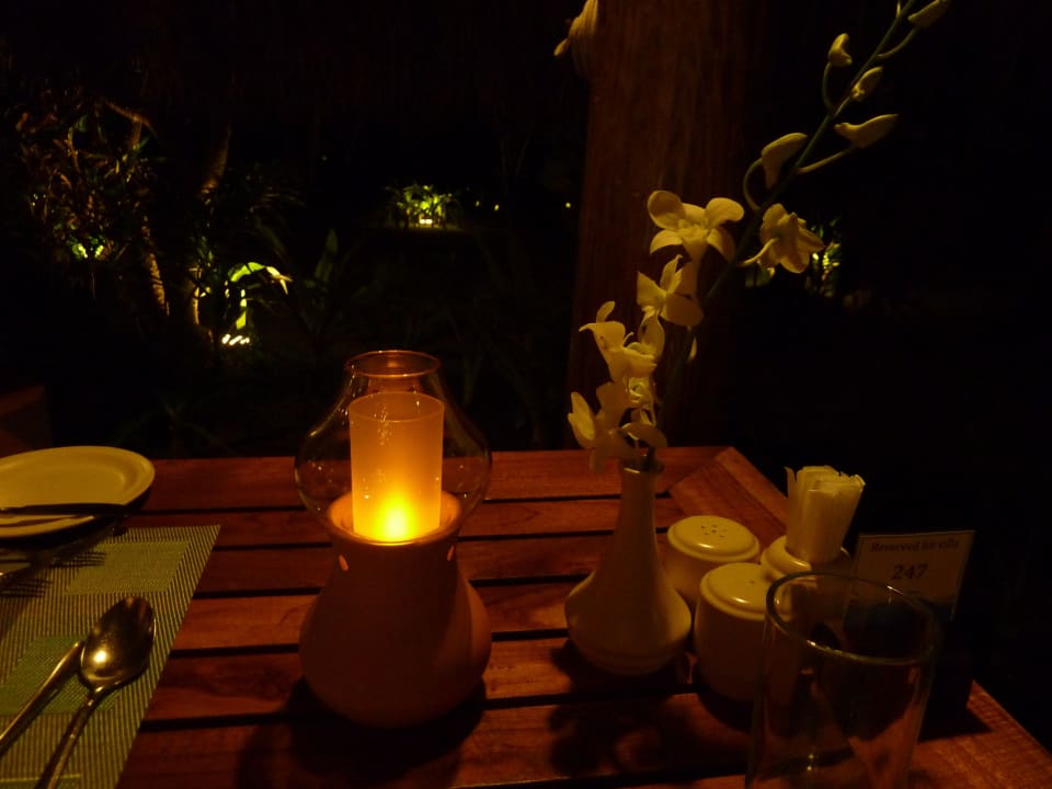 Unser Tisch im Malaafaiy Restaurant Kuramathi Maldives