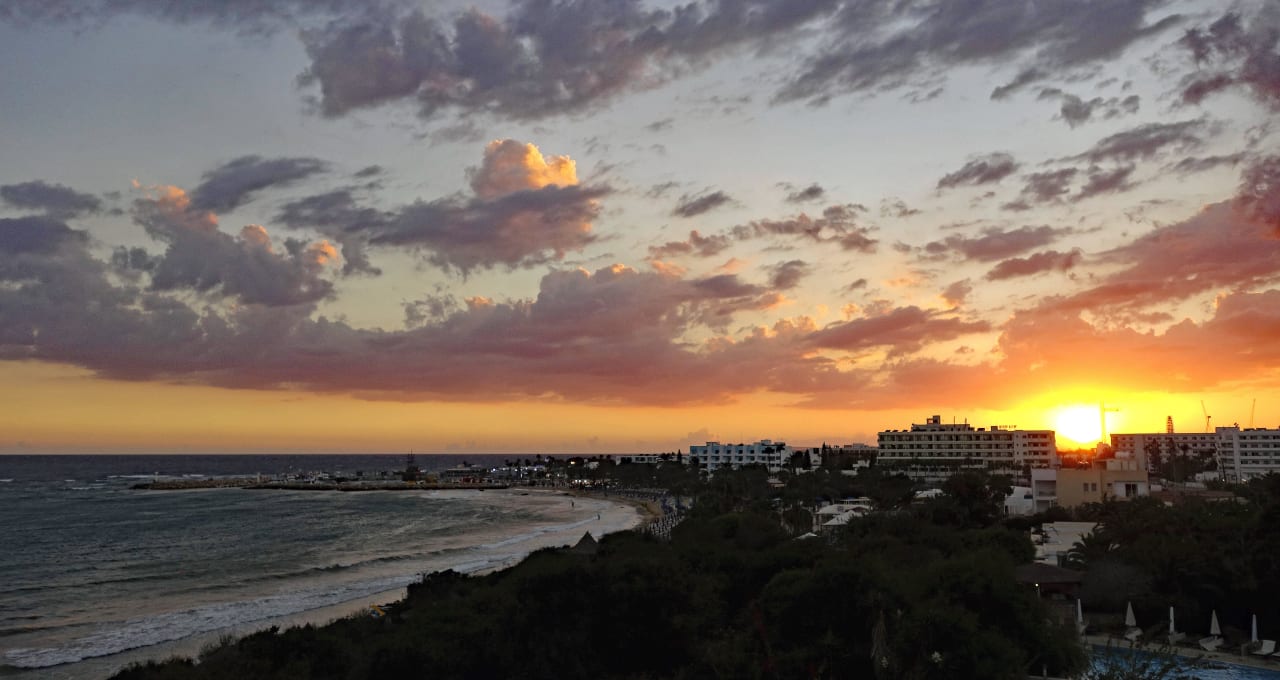 Sunset über Aya Napa, ab Balkon Hotel Grecian Bay