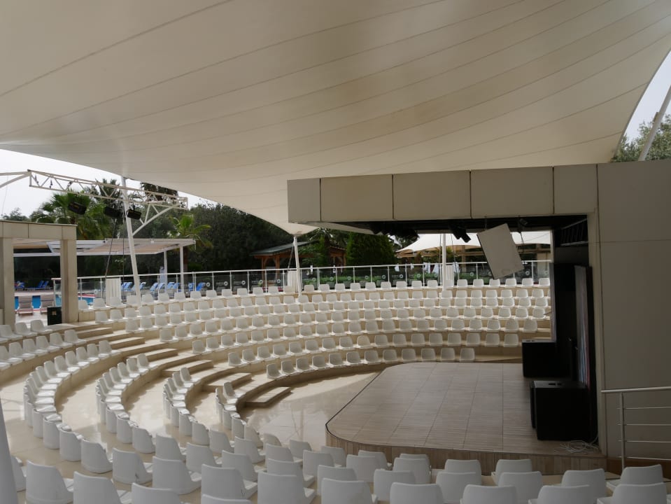 Veranstaltungsarena auf dem Hotelgelände Latanya Park Resort