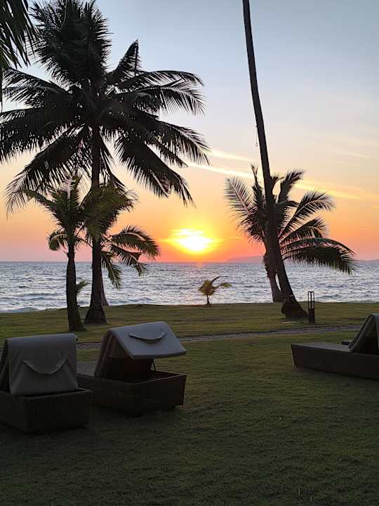 Strand Cape Panwa Hotel