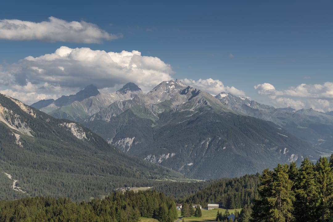 Ausblick Berghotel Tgantieni