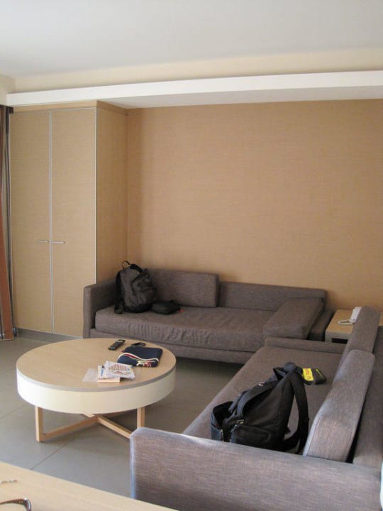 Wohnzimmer mit Einbauschrank Atlantica Mikri Poli Crete