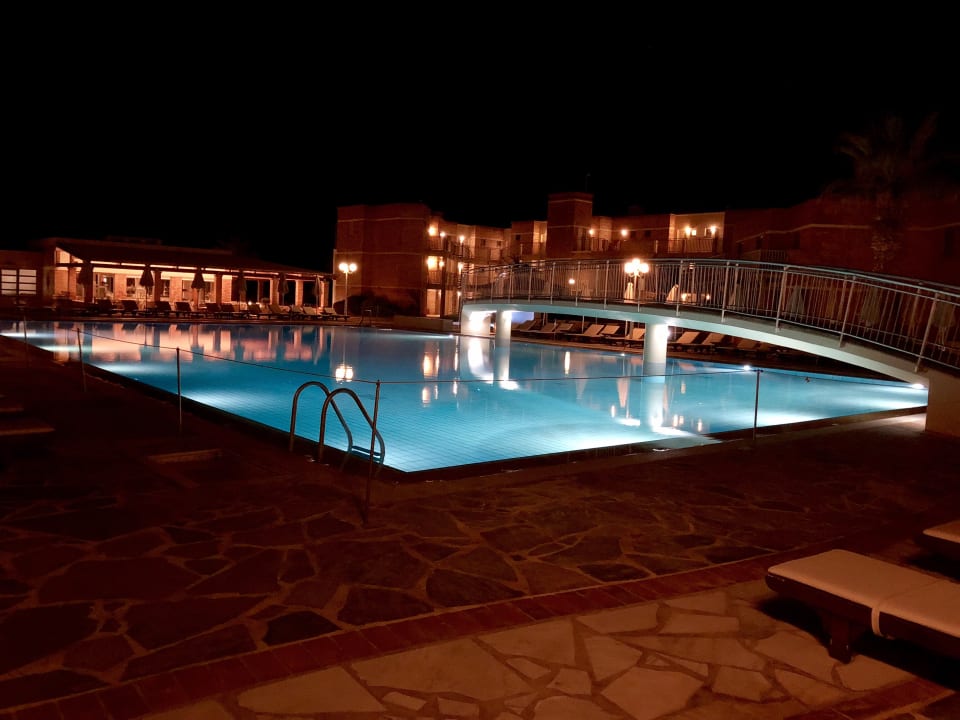 Pool Bella Beach Hotel