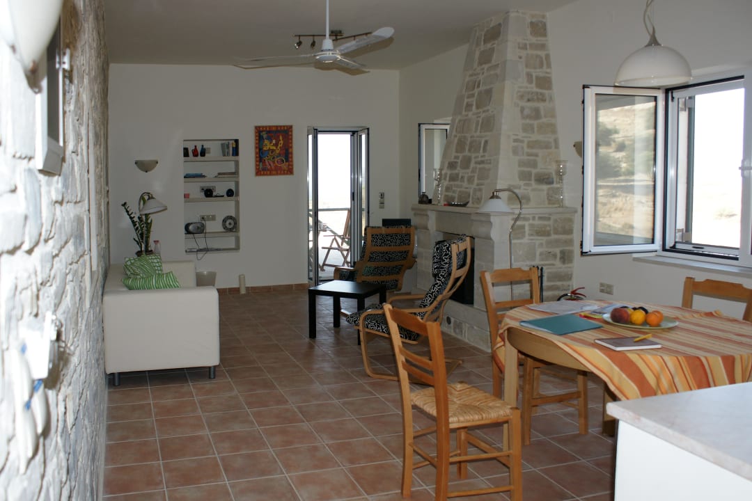 Blick vom Eingang in den Salon Villa Zefyros