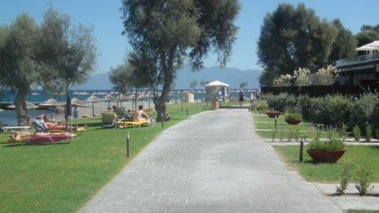 Promenada przy plaży. TUI BLUE Oceanis Beach and Spa Resort