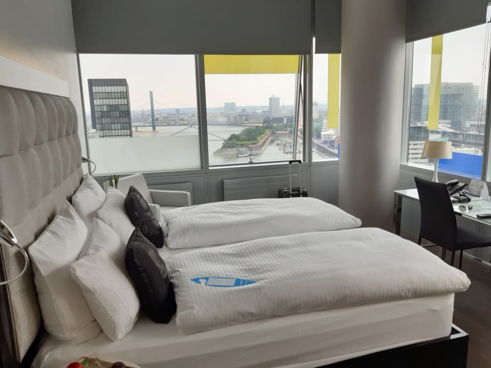 Zimmer INNSiDE by Meliá Düsseldorf Hafen