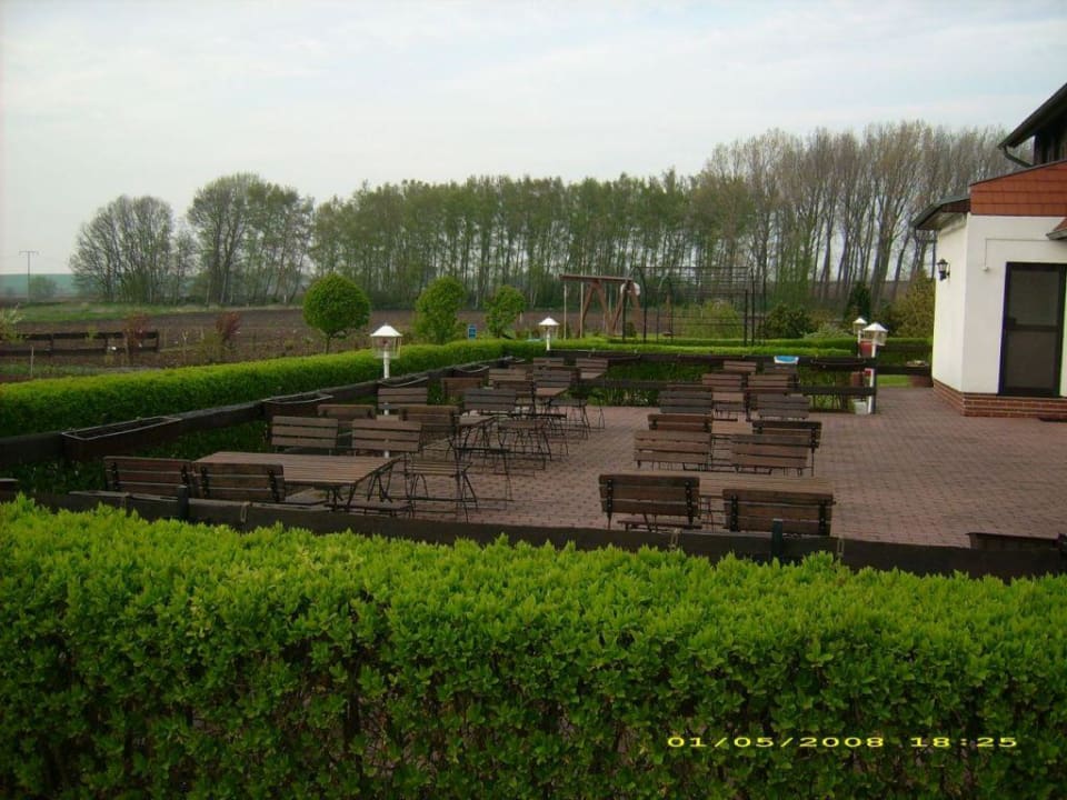 Terrasse Pension Dalina