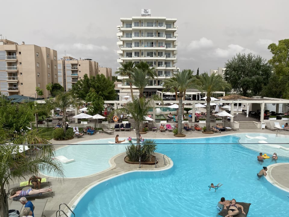 Pool BG Hotel Caballero