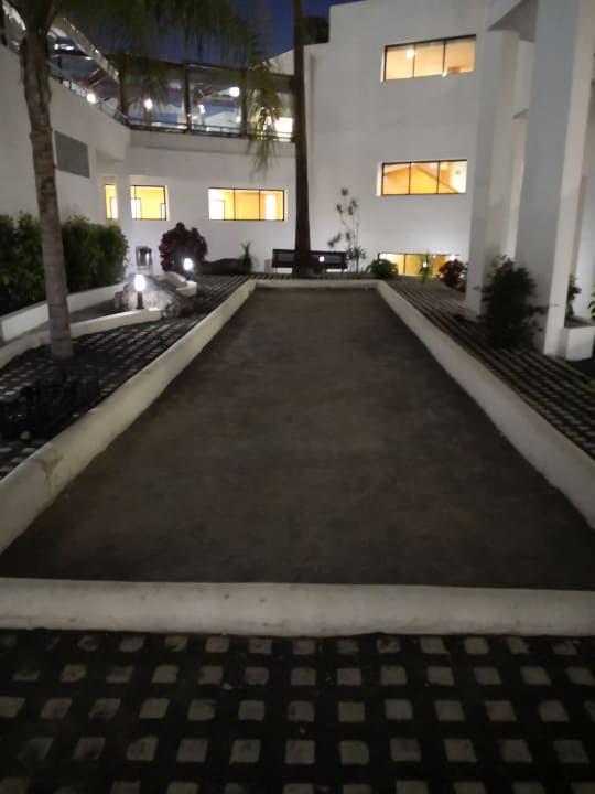Gartenanlage Alexandre Hotel Gala