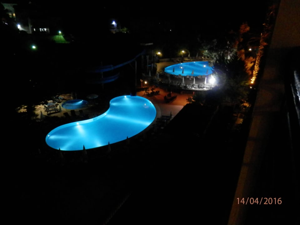 Bei Nacht Dosi Hotel