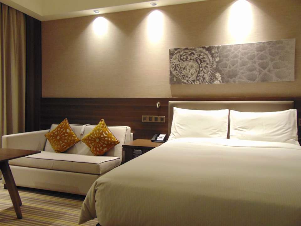 Zimmer Hampton By Hilton Dubai Airport