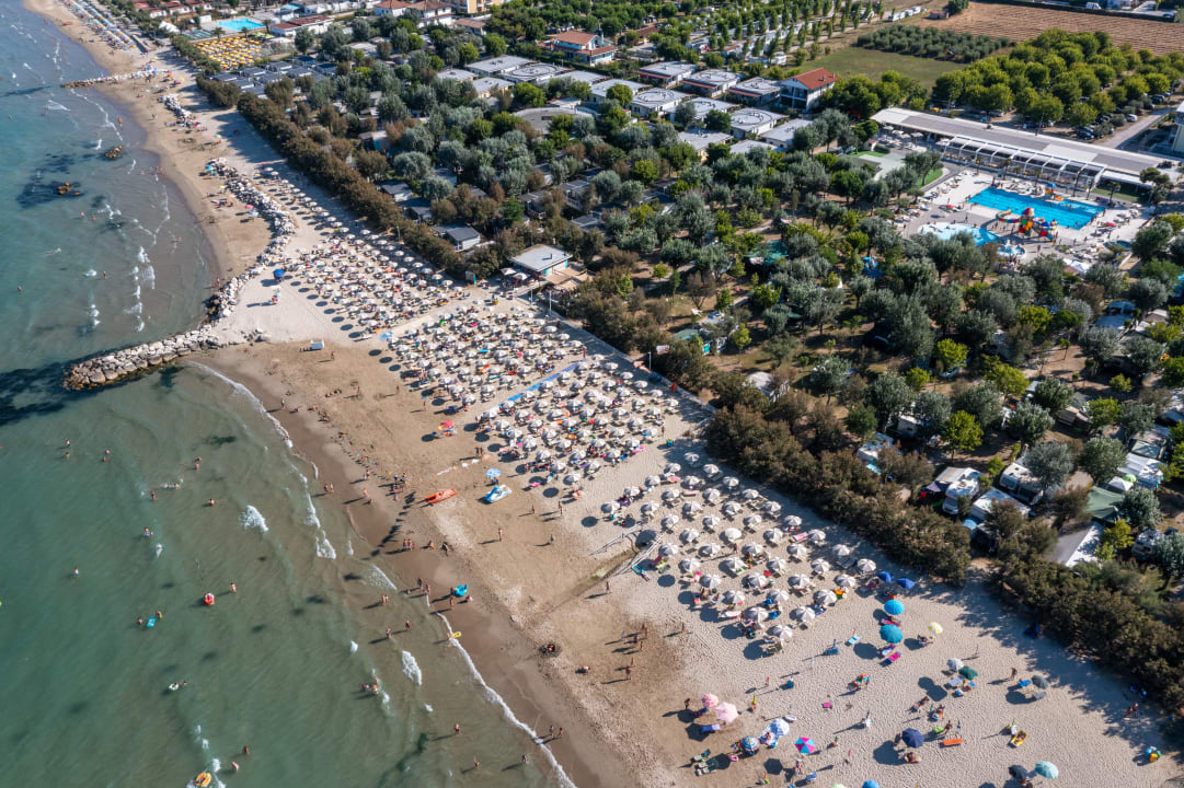 Strand Club del Sole Stork Family Collection