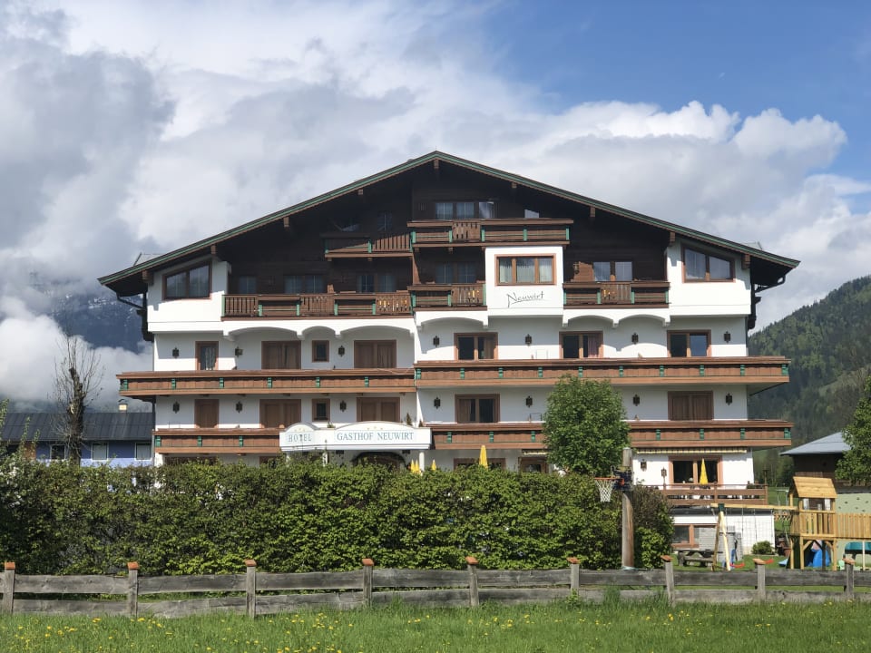 Außenansicht Hotel Neuwirt