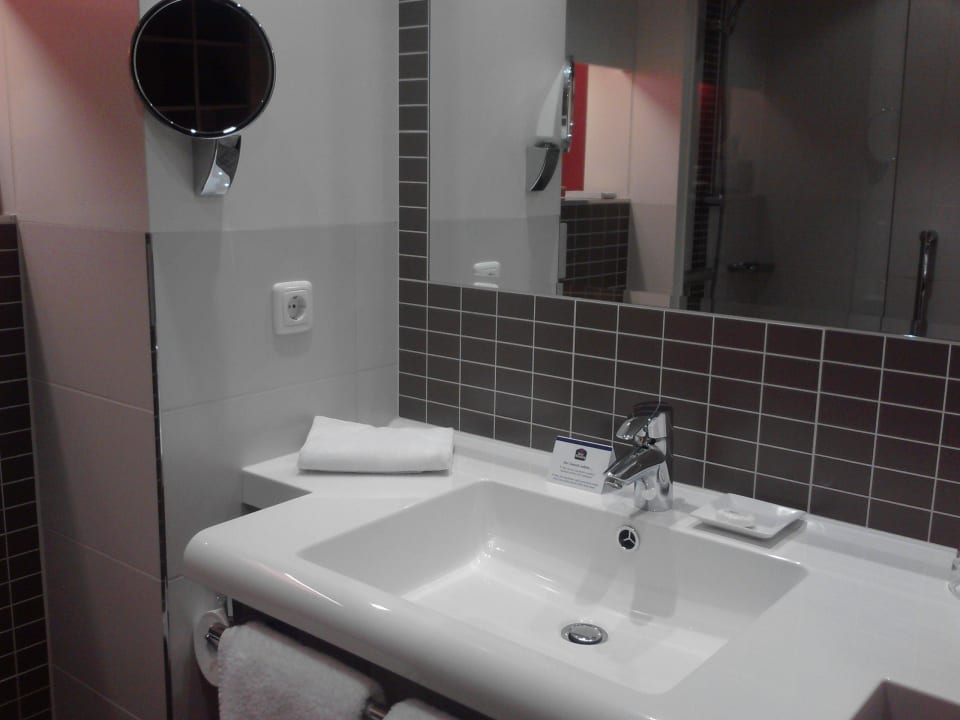Großes Waschbecken Best Western Hotel Bamberg