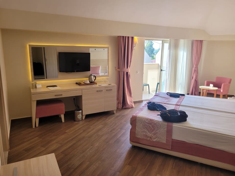 Zimmer Can Garden Resort