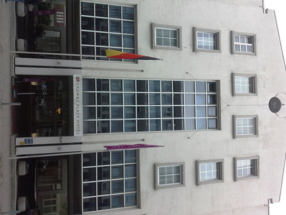 Blick auf das Hotel von der Bahnhofstr. Mercure Hotel Wiesbaden City