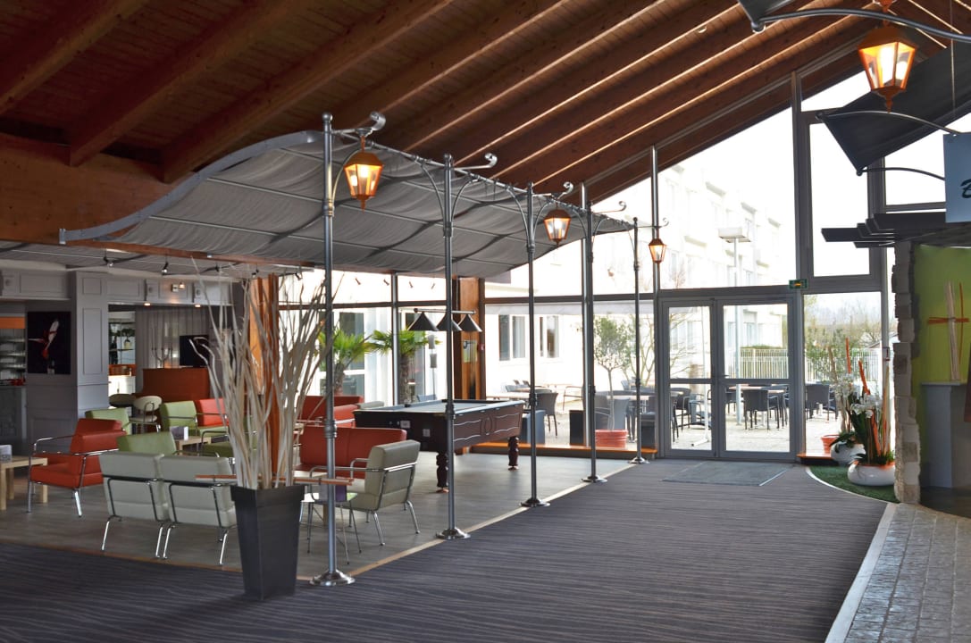 Réception Quality Hotel Alisée Poitiers Nord