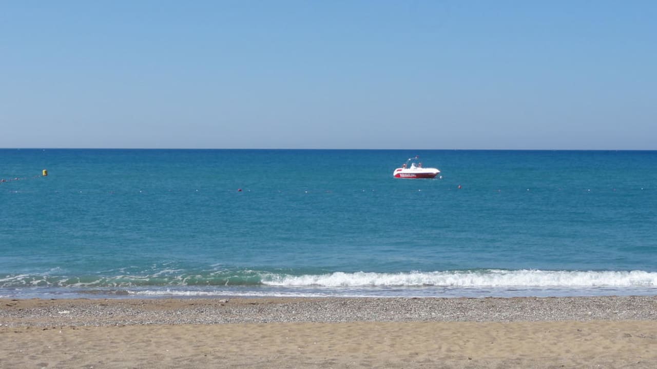 Blick vom sauberen Hotel-Strand aufs Meer Kaya Side