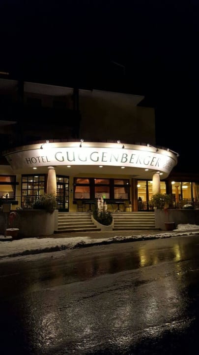 Hotel von vorne Hotel Guggenberger