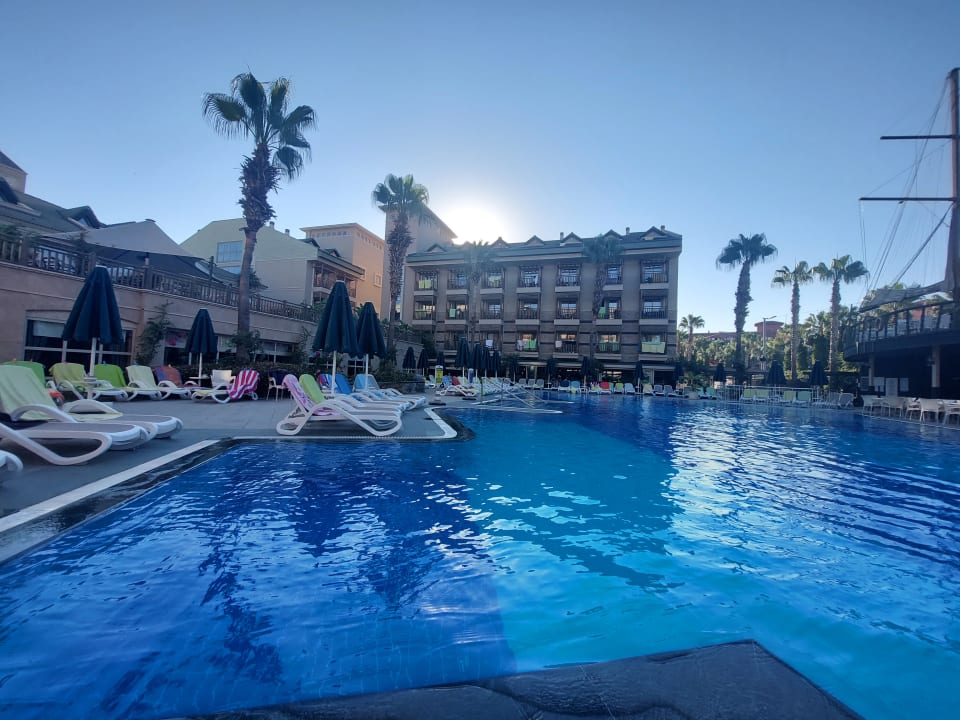 Pool Can Garden Resort