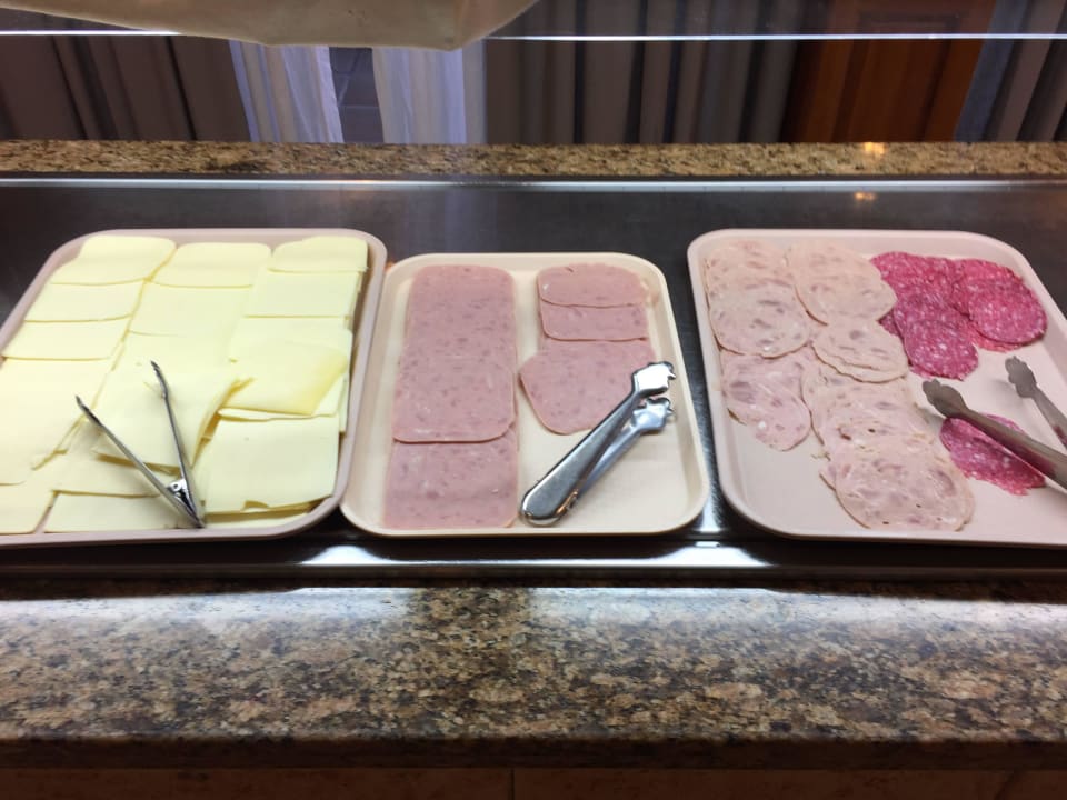 Essen auf Abräum-Tabletts Hotel Selva Arenal